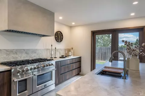 Kitchen - 1005 Alpine Ct, Napa, CA 94558 photo 2 of 6