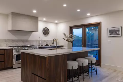 1005 Alpine Ct, Napa, CA 94558