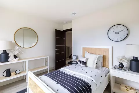 Bedroom - 1005 Alpine Ct, Napa, CA 94558 photo 6 of 6
