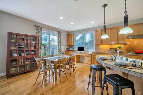 Dining - 8557 Zinfandel Dr, Windsor, CA 95492 photo 3 of 8