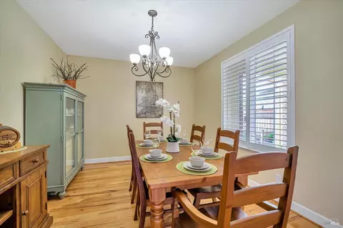 Dining - 8557 Zinfandel Dr, Windsor, CA 95492 photo 5 of 8