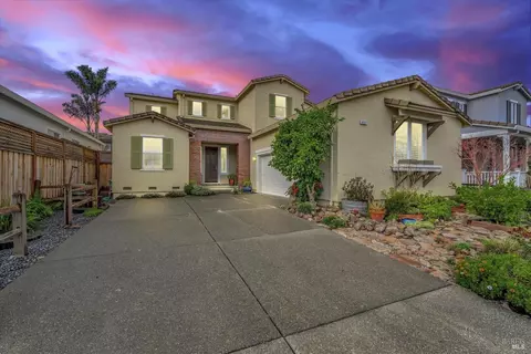 8557 Zinfandel Dr, Windsor, CA 95492