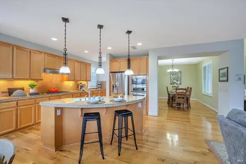 Kitchen - 8557 Zinfandel Dr, Windsor, CA 95492 photo 12 of 13