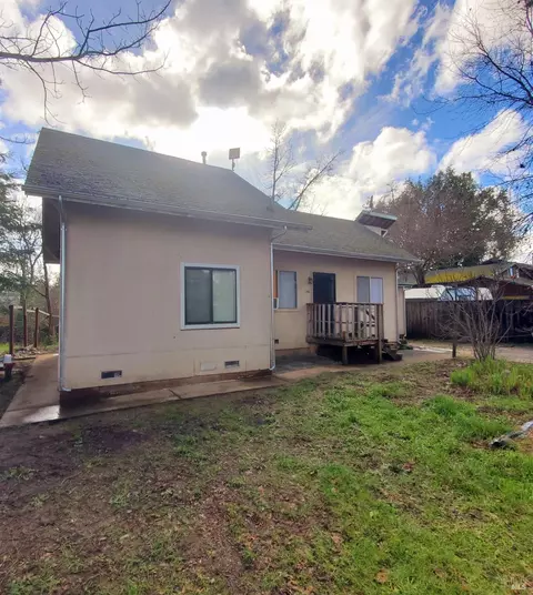 141 E Barbara Ln, Willits, CA 95490