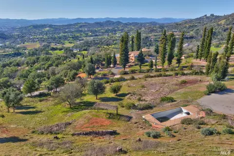 6000 Foothill Ranch Rd, Santa Rosa, CA 95404