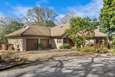 4730 Woodcliff Ct, Santa Rosa, CA 95405