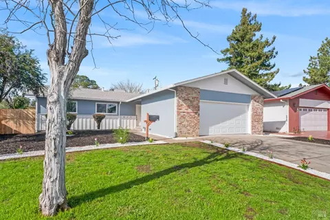 Exterior - 1019 5th St, Fairfield, CA 94533 photo 6 of 8