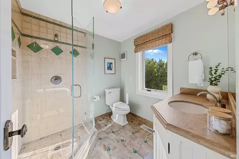 Bath - 2 Via Elverano, Tiburon, CA 94920 photo 5 of 8
