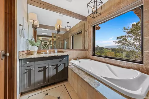 Bath - 2 Via Elverano, Tiburon, CA 94920 photo 3 of 8