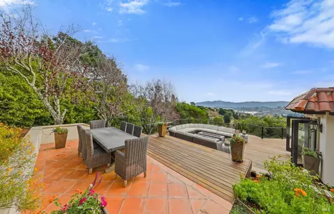 Exterior - 2 Via Elverano, Tiburon, CA 94920 photo 6 of 10