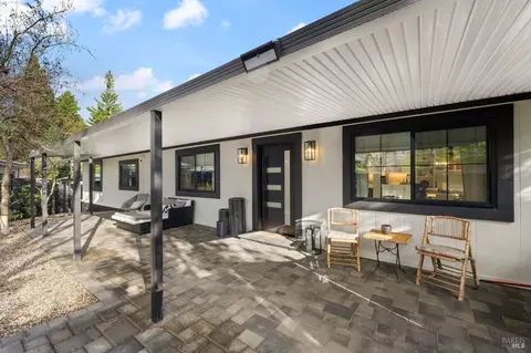 7 La Cuesta Ct, Saint Helena, CA 94574