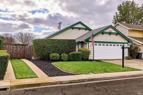 713 Capricorn Cir, Fairfield, CA 94533