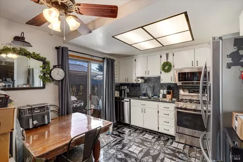 440 Inglewood Dr, Santa Rosa, CA 95407