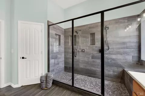 Bath - 1530 Hannah Ct, Dixon, CA 95620 photo 4 of 5