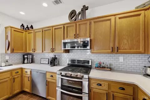 Kitchen - 1530 Hannah Ct, Dixon, CA 95620 photo 5 of 11