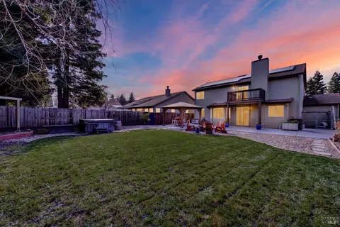 Exterior - 1530 Hannah Ct, Dixon, CA 95620 photo 3 of 24