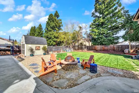 Exterior - 1530 Hannah Ct, Dixon, CA 95620 photo 12 of 24