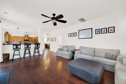 Living - 1530 Hannah Ct, Dixon, CA 95620 photo 3 of 6