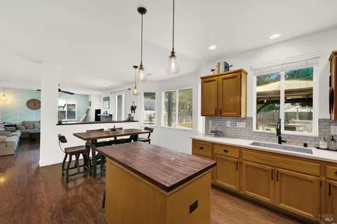 Kitchen - 1530 Hannah Ct, Dixon, CA 95620 photo 6 of 11
