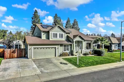 Exterior - 1530 Hannah Ct, Dixon, CA 95620 photo 4 of 24