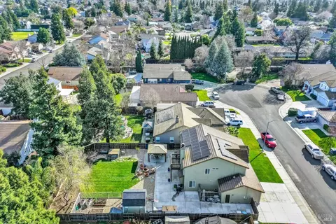 View/Area - 1530 Hannah Ct, Dixon, CA 95620 photo 4 of 6