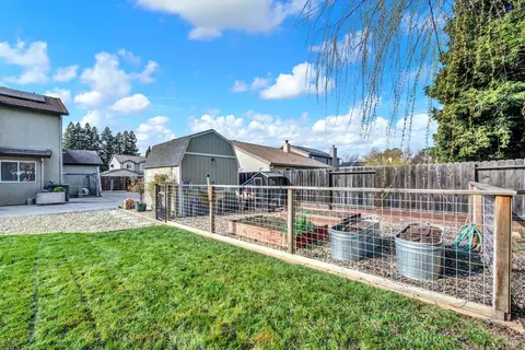 View/Area - 1530 Hannah Ct, Dixon, CA 95620 photo 5 of 6