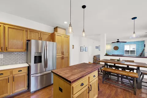Kitchen - 1530 Hannah Ct, Dixon, CA 95620 photo 8 of 11