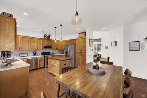 Kitchen - 1530 Hannah Ct, Dixon, CA 95620 photo 3 of 11