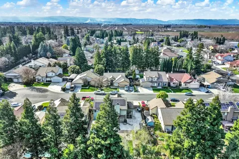 View/Area - 1530 Hannah Ct, Dixon, CA 95620 photo 2 of 6