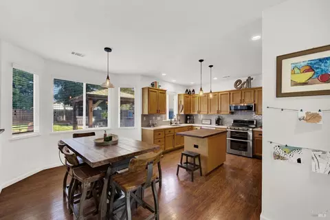 Kitchen - 1530 Hannah Ct, Dixon, CA 95620 photo 2 of 11