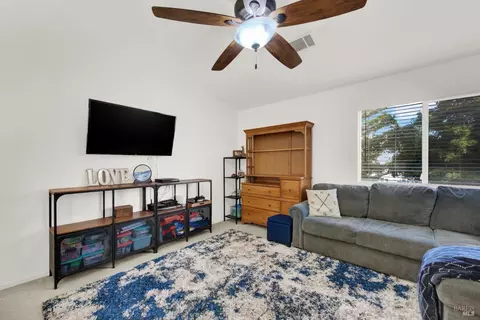 Bedroom - 1530 Hannah Ct, Dixon, CA 95620 photo 8 of 9