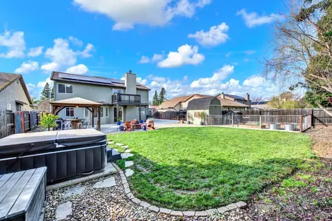 Exterior - 1530 Hannah Ct, Dixon, CA 95620 photo 16 of 24
