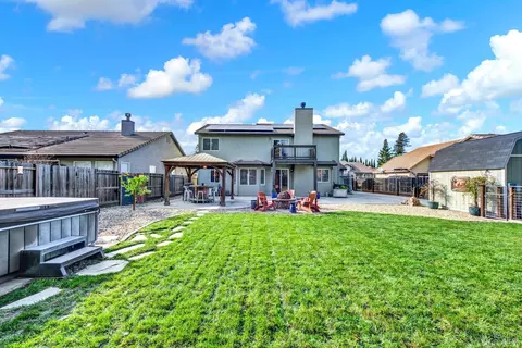 Exterior - 1530 Hannah Ct, Dixon, CA 95620 photo 17 of 24