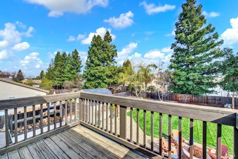 Exterior - 1530 Hannah Ct, Dixon, CA 95620 photo 7 of 24