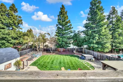 Exterior - 1530 Hannah Ct, Dixon, CA 95620 photo 2 of 24