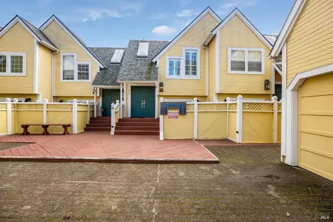 230 Marina Village Way, Benicia, CA 94510