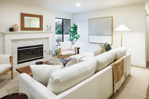 Living - 8907 Clothier Ln, Cotati, CA 94931 photo 4 of 11