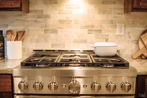 Kitchen - 8907 Clothier Ln, Cotati, CA 94931 photo 5 of 7