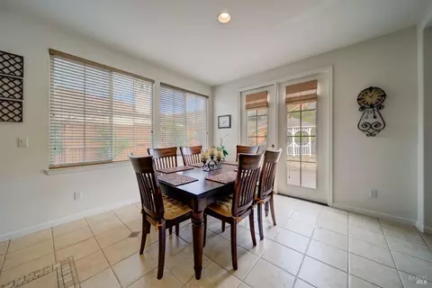 Dining - 1824 Landmark Dr, Vallejo, CA 94591 photo 6 of 7