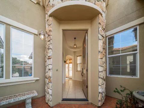 Entry Way - 1824 Landmark Dr, Vallejo, CA 94591 photo 1 of 7