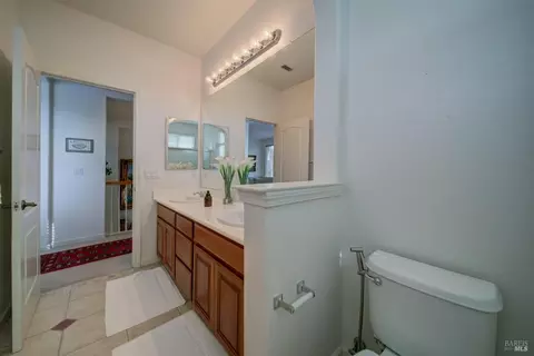 Bath - 1824 Landmark Dr, Vallejo, CA 94591 photo 5 of 8