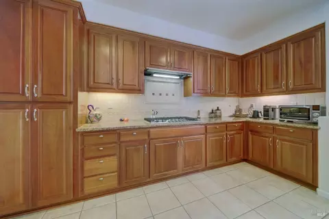 Kitchen - 1824 Landmark Dr, Vallejo, CA 94591 photo 3 of 5