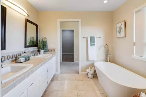 Bath - 269 Greene St, Mill Valley, CA 94941 photo 6 of 8
