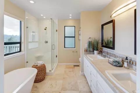 Bath - 269 Greene St, Mill Valley, CA 94941 photo 5 of 8