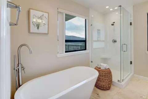 Bath - 269 Greene St, Mill Valley, CA 94941 photo 2 of 8