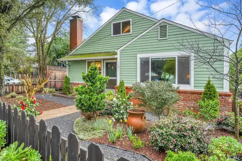 1021 Burbank Ave, Santa Rosa, CA 95407