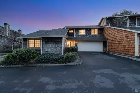 1633 Creekview Cir, Petaluma, CA 94954