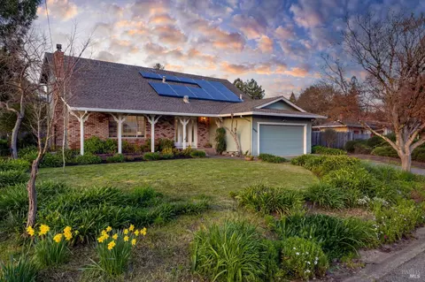 4983 Arcadia Dr, Santa Rosa, CA 95401