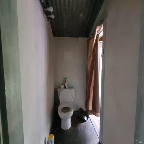Bath - 13251 Irmulco Rd, Willits, CA 95490 photo 2 of 2