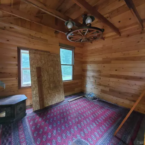 Bedroom - 13251 Irmulco Rd, Willits, CA 95490 photo 2 of 2